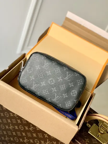 Replica Louis Vuitton 2022 new small leather goods