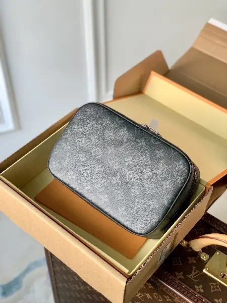 Replica Louis Vuitton 2022 new small leather goods