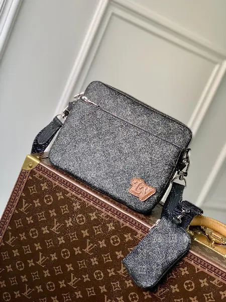 Replica Louis Vuitton 2022 new sling bag