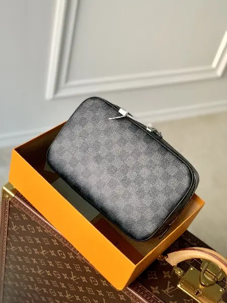 Replica Louis Vuitton 2022 new small leather goods