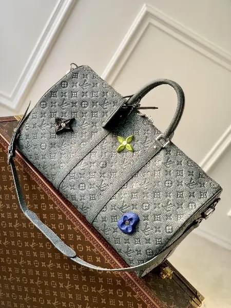 Replica Louis Vuitton 2022 new fashion Duffle Bags