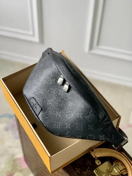 Replica Louis Vuitton 2022 waist bags