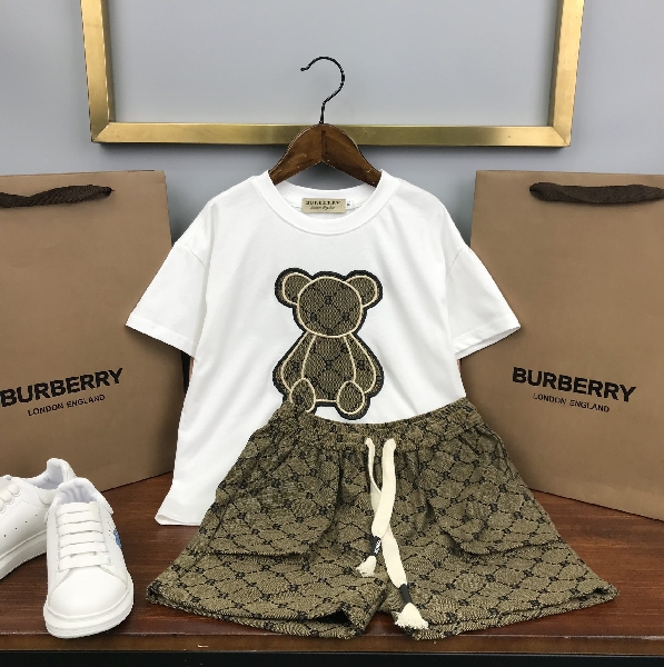 Replica Burberry 2022 New T-Shirt and Shorts Set