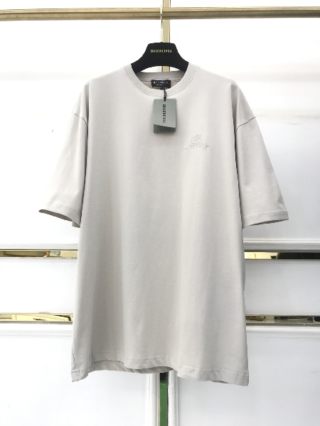 Replica Balenciaga T-Shirt BB Corp Medium Fit