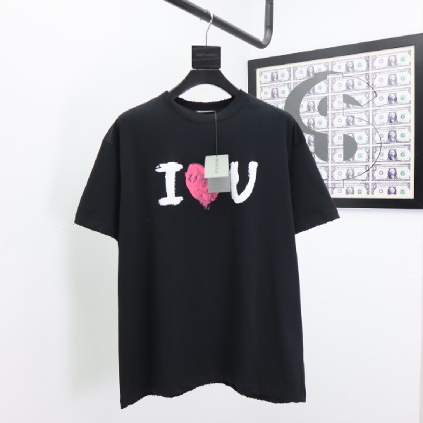 Replica Balenciaga T-Shirt Love in Black