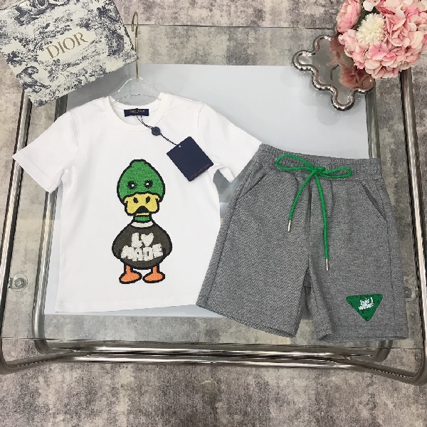 Replica LV Embroidered Children's T-shirt & Shorts Set