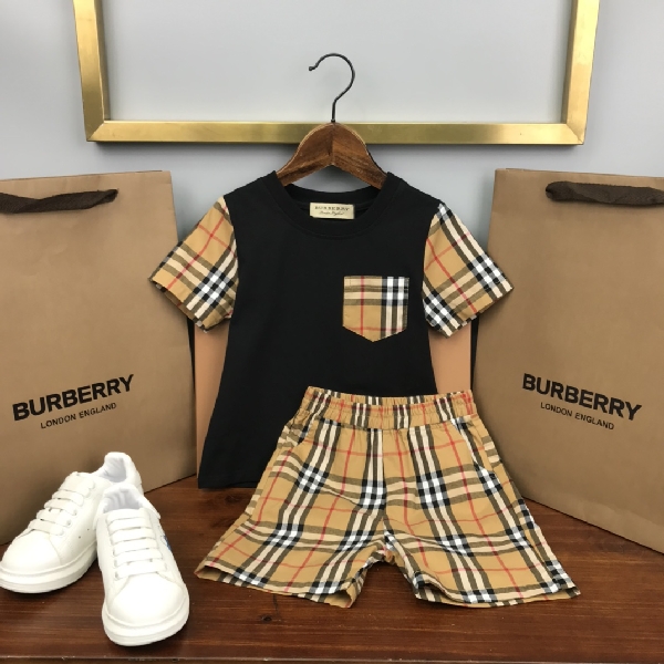 Replica Burberry 2022 New Boy T-Shirt and Shorts Set