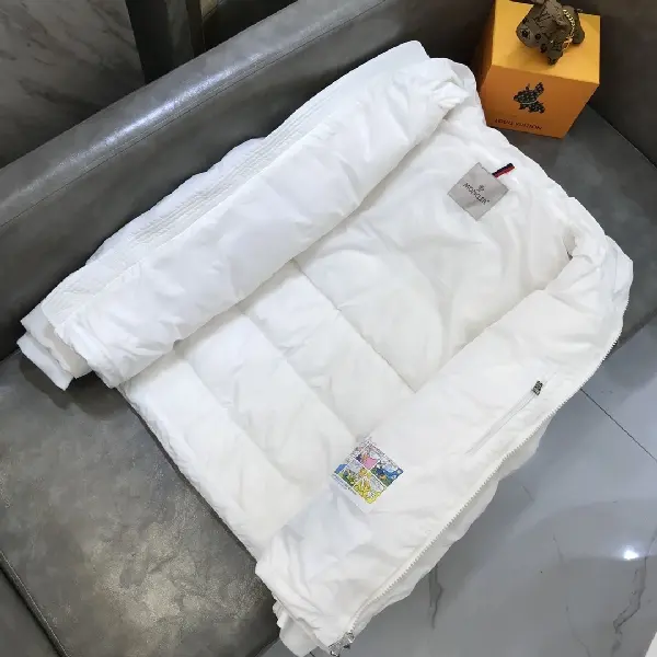 Replica Moncler Down Jacket in White