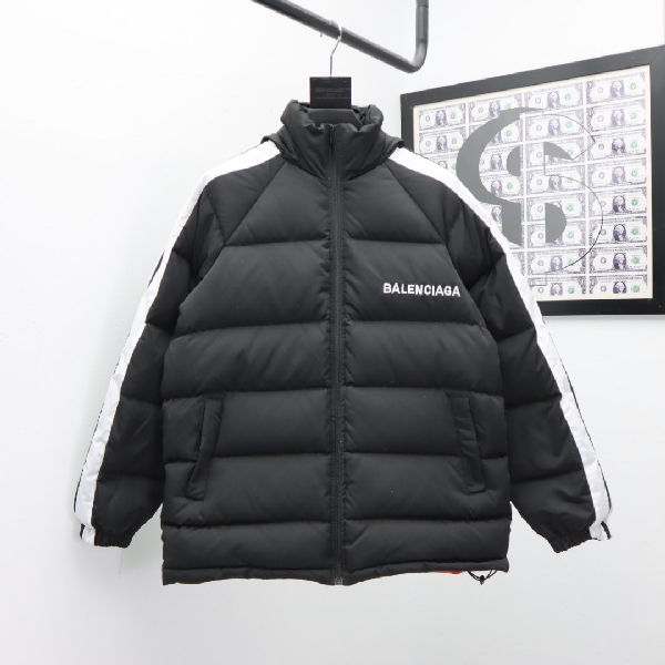 Replica Balenciaga Down Jacket Puffer in Black