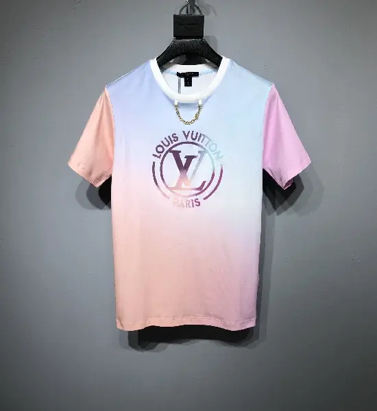 Replica LOUIS VUITTON 2022 New printing T-shirt