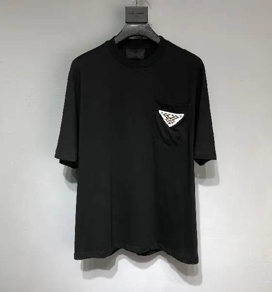 Replica PRADA 2022SS fashion T-shirt in black