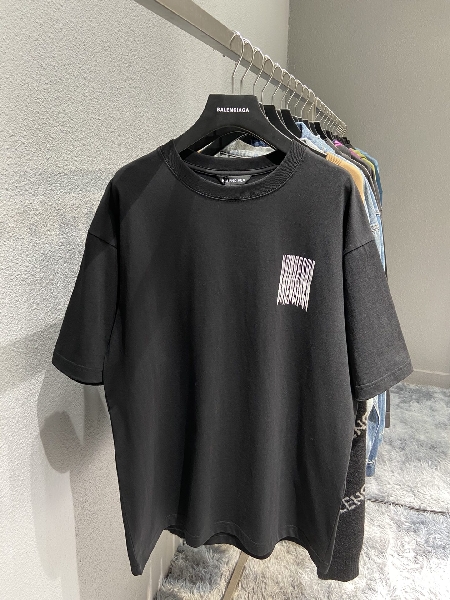 Replica Balenciaga T-Shirt Printed in Black