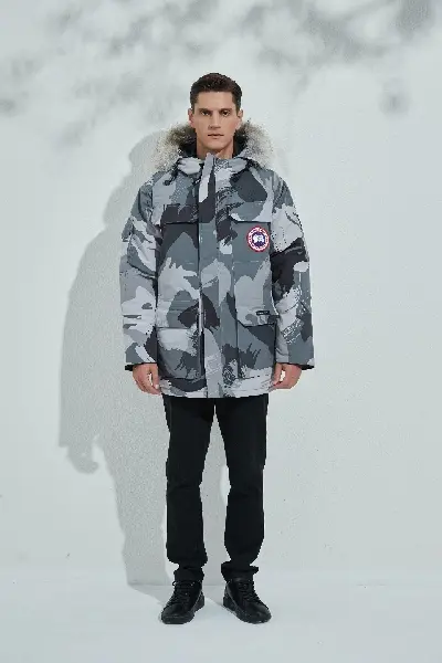 Replica CANADA GOOSE 2022 new down jacket DJ1021135