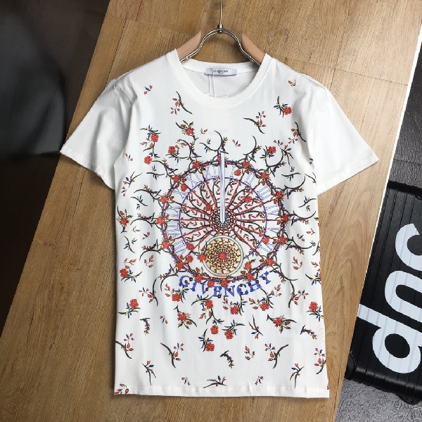 Replica Givenchy T-shirt Gothic printed oversized in White