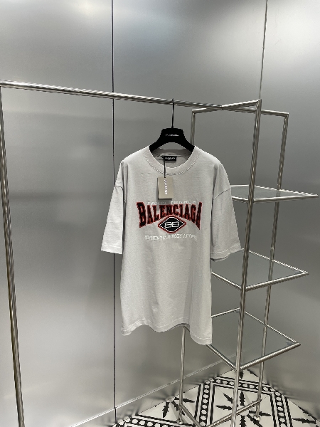 Replica BALENCIAGA 2022 new arrival T-shirt