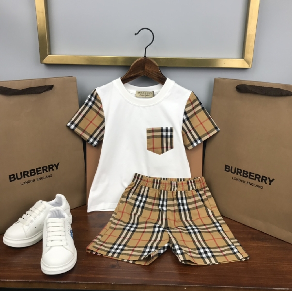 Replica Burberry 2022 New Boy T-Shirt and Shorts Set