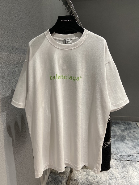 Replica Balenciaga T-Shirt New Copyright Medium Fit