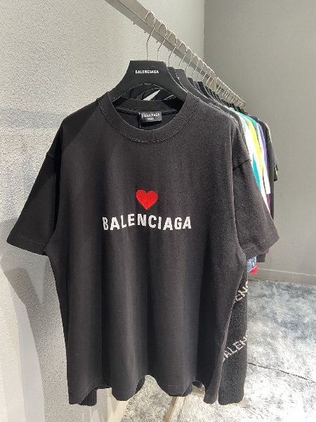 Replica Balenciaga T-Shirt Printed in Black