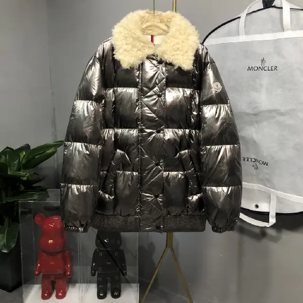 Replica Moncler top quality fashion down jacket TS22927128