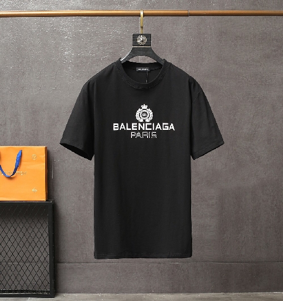 Replica Balenciaga T-Shirt Paris Chest in Black