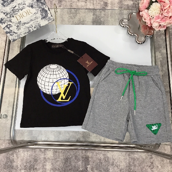 Replica LV Embroidered Children's T-shirt & Shorts Set