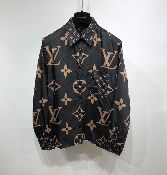 Replica Louis Vuitton Shirt Monogram Buttoned in Brown