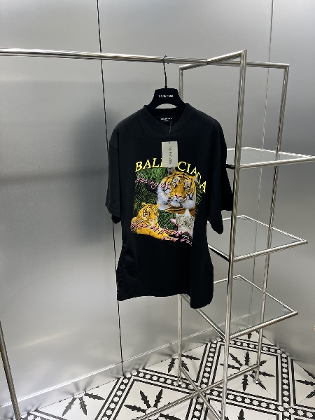 Replica BALENCIAGA 2022 new arrival T-shirt