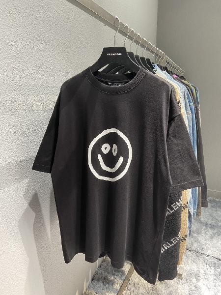 Replica Balenciaga T-Shirt Drip Peace Large Fit