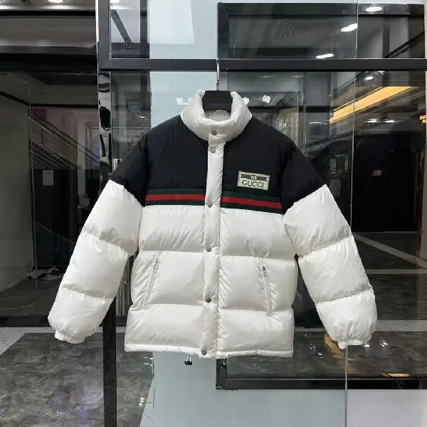 Replica GUCCI 2022 new Down Jacket in black DJ1021052