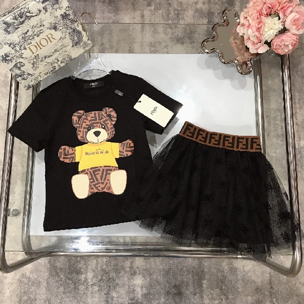 Replica Fendi 2022 T-Shirt and Skirt Set in Black