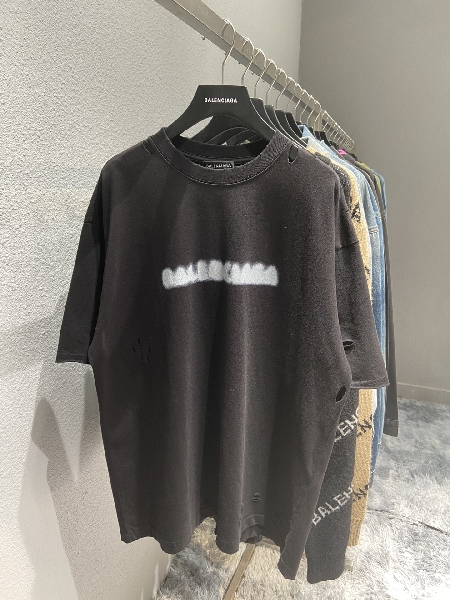 Replica Balenciaga T-Shirt Blurry Small Fit