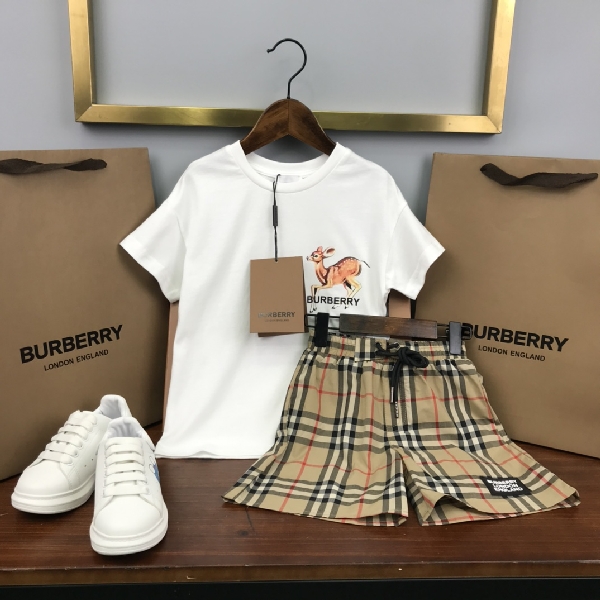 Replica Burberry 2022 New Children T-shirt and Shorts Set