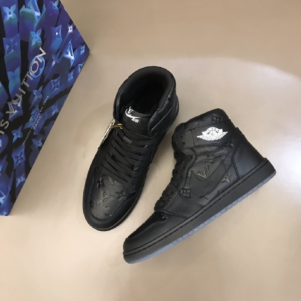 Replica Louis Vuitton Sneaker x Nike in Black