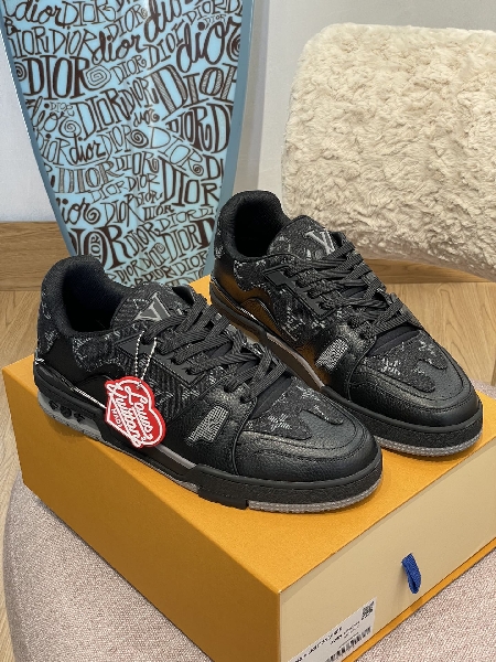 Replica LV Trainer Sneaker in Black