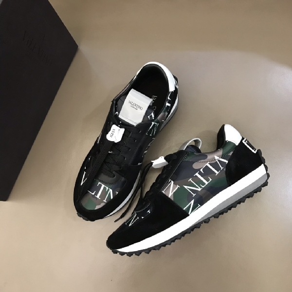 Replica Valentino Sneaker Roller in Black