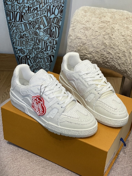 Replica LV Trainer Sneaker in White