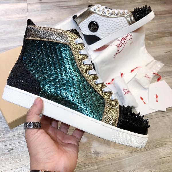 Replica Christian Louboutin Sneaker Lou Spikes 2 Flat