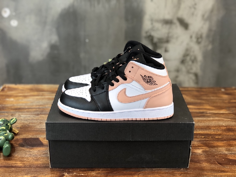 Replica Nike Sneaker Air Jordan1 in White with Pink