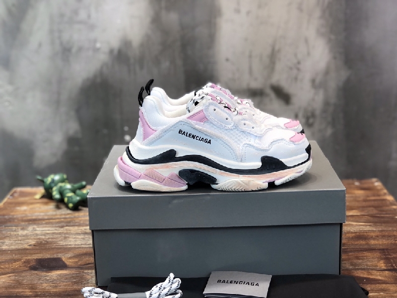 Replica Balenciaga Triple S retro Clunky Sneakers in White