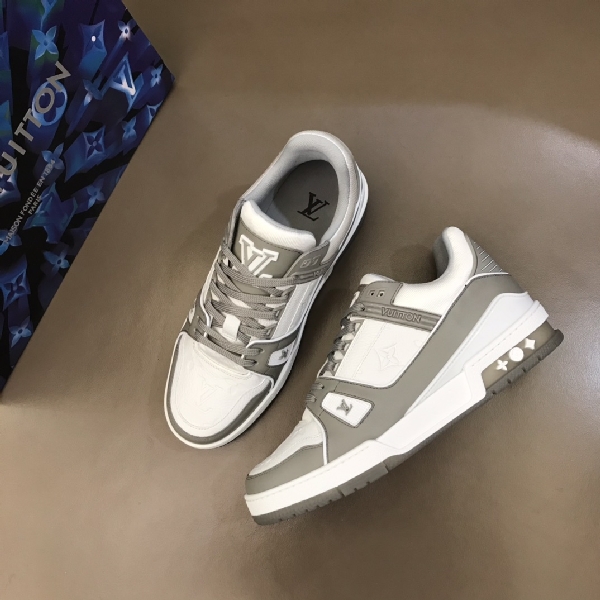 Replica Louis Vuitton Sneaker Trainer in Gray