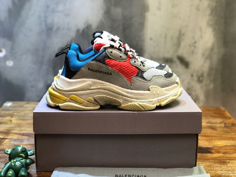 Replica Balenciaga Sneaker Triple S