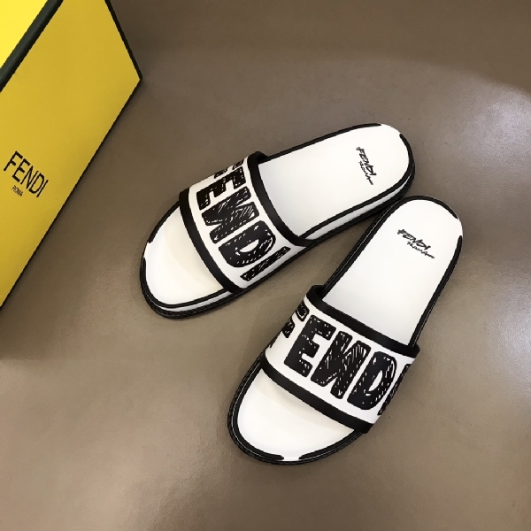 Replica Fendi Slipper in White