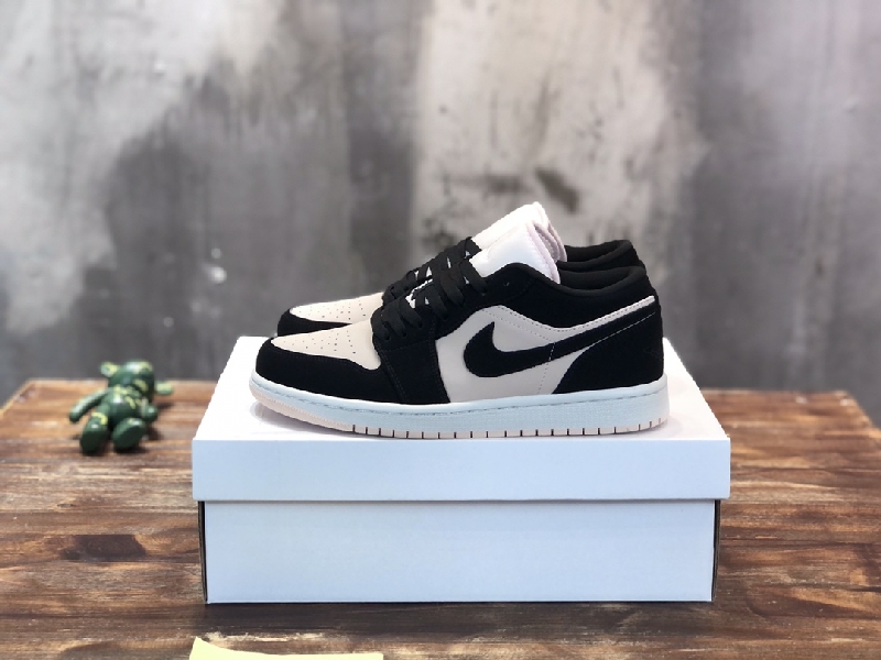 Replica NIKE Air Jordan 1 Low Sneaker