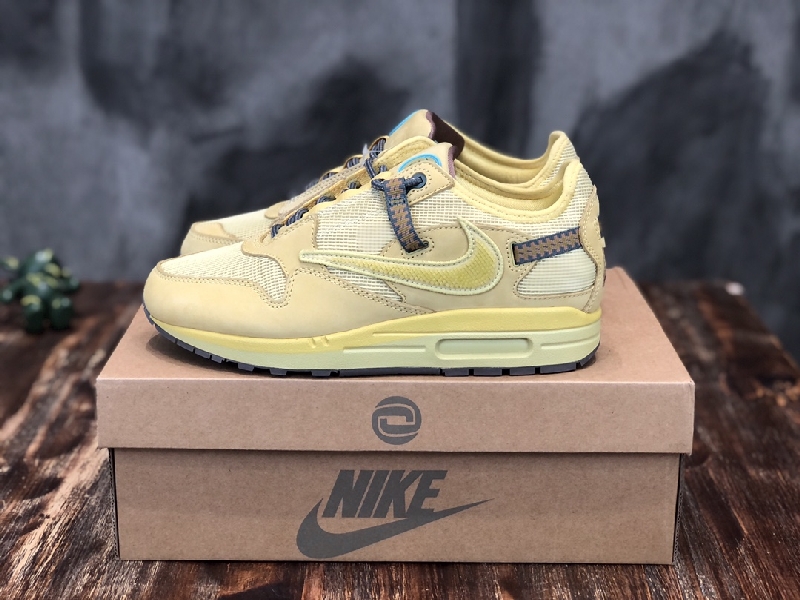 Replica Nike × Travis Scott Sneaker Air Max 1 in Yellow