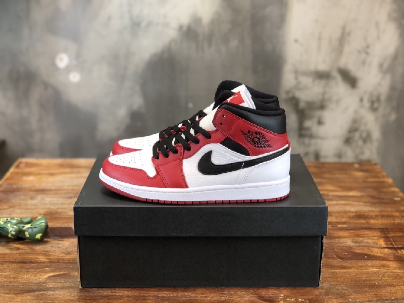 Replica NIKE Air Jordan 1 Middle sneaker