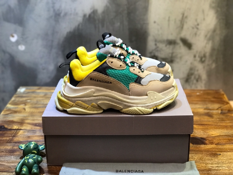 Replica Balenciaga Sneaker Triple S