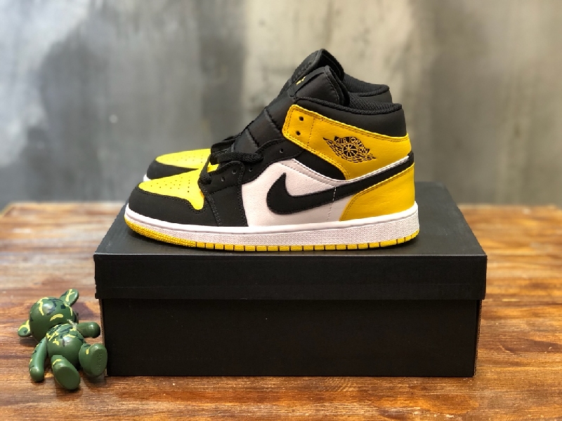 Replica Nike Sneaker Air Jordan1 in Yellow