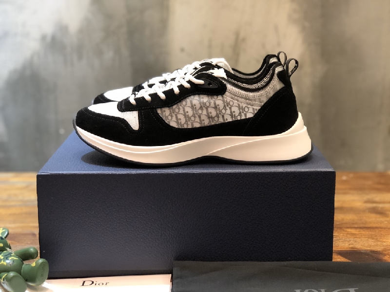 Replica Dior Sneaker B25 in Black