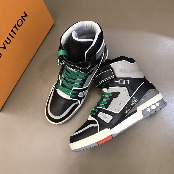 Replica Louis Vuitton Sneaker Trainer in Gray with Green