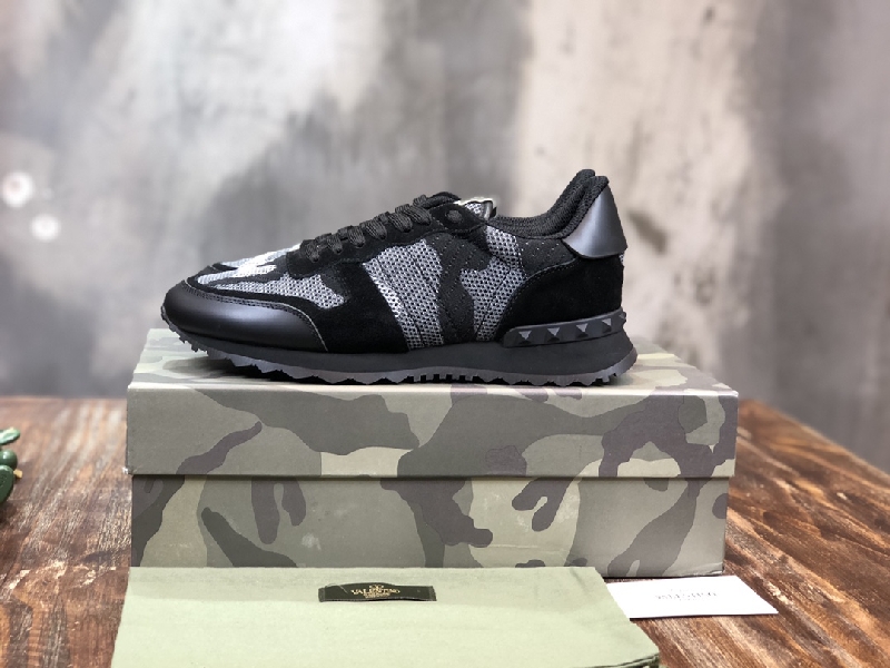 Replica Valentino Sneaker Rockrunner in Black